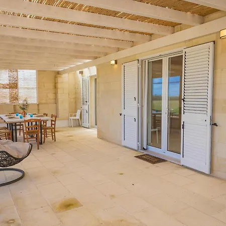 La Reimunda Villa Otranto